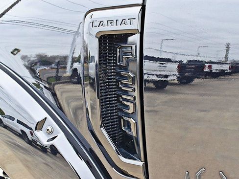 Used 2019 Ford F250 Lariat w/ Lariat Ultimate Package AWD/4WD image 55