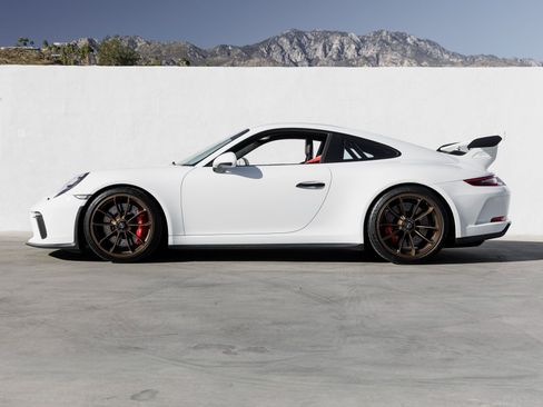 Certified 2019 Porsche 911 GT3 image 2