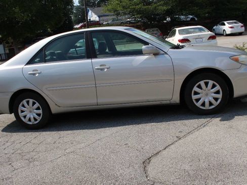 Used 2005 Toyota Camry LE image 3