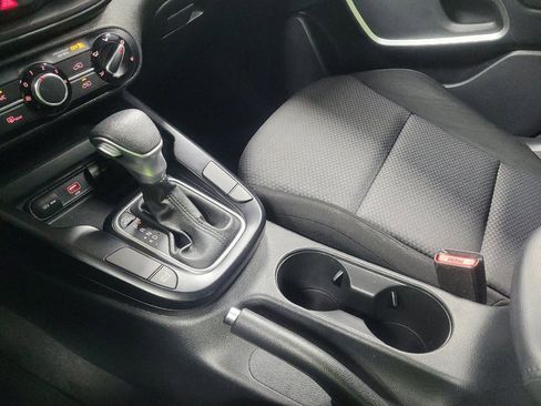 Used 2022 Kia Soul LX image 26