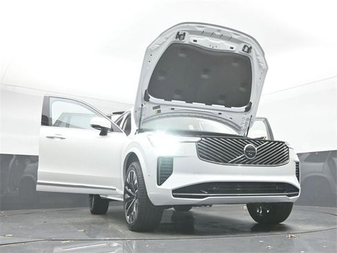 New 2026 Volvo XC90 B6 Ultra image 56