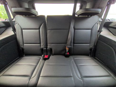 Used 2023 GMC Yukon SLT w/ SLT Premium Package RWD image 33