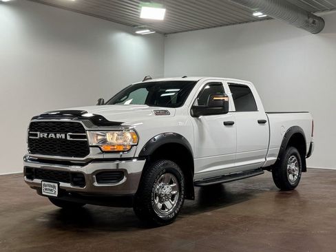 Used 2024 RAM 2500 Tradesman w/ Chrome Appearance Group image 29