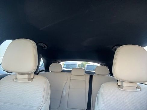 Used 2024 Mercedes-Benz GLC 300 4MATIC image 17