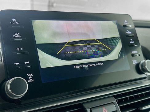 Used 2018 Honda Accord EX image 22
