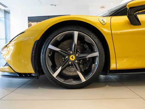 Used 2024 Ferrari SF90 Spider image 49