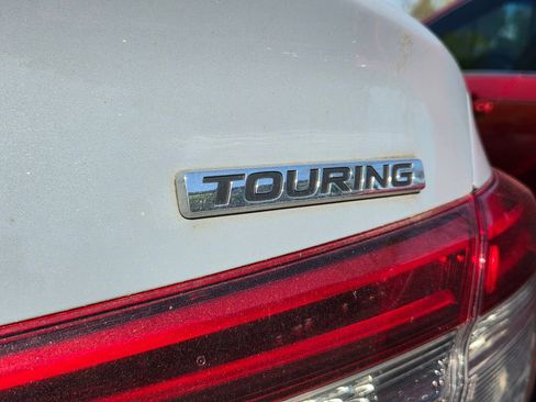 Used 2024 Honda Civic Touring image 7