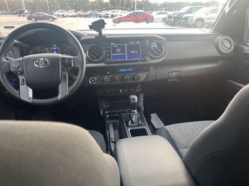 Used 2023 Toyota Tacoma TRD Off-Road image 13