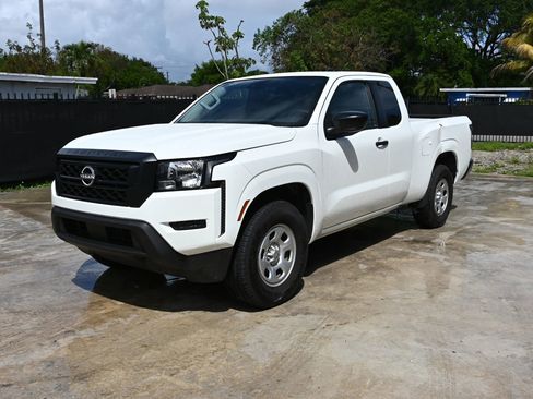 Used 2024 Nissan Frontier S w/ Technology Package image 1