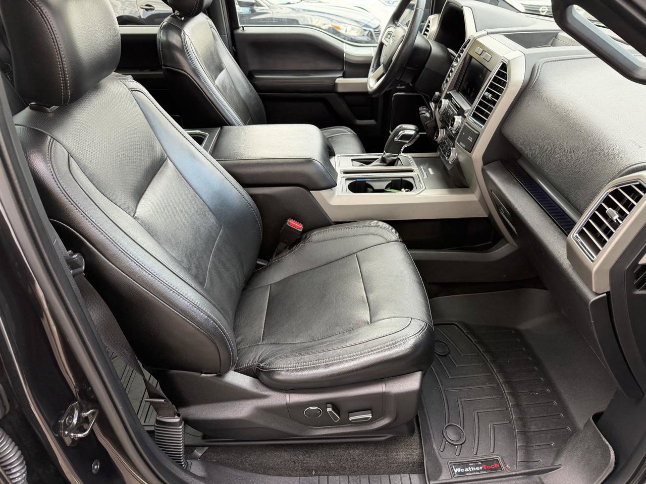 Used 2015 Ford F150 Lariat w/ Equipment Group 502A Luxury AWD/4WD image 11