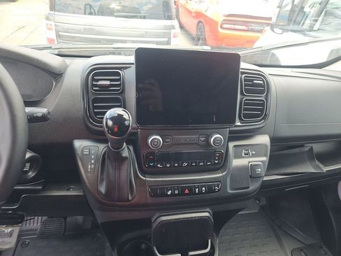 Used 2025 RAM ProMaster 2500 w/ Premium Convenience Group image 5