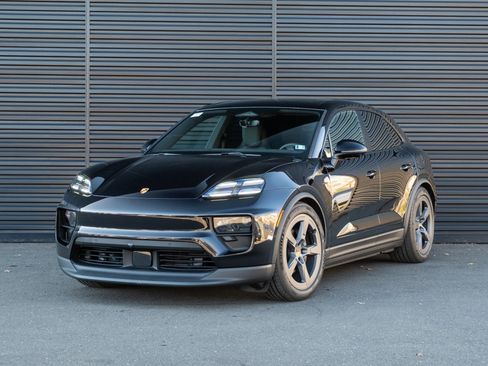 New 2026 Porsche Macan 4 Electric image 1