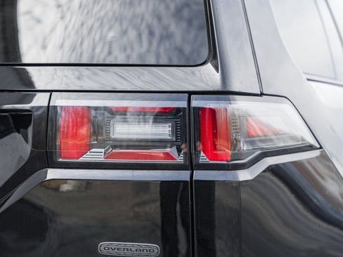 New 2026 Jeep Cherokee Overland image 8