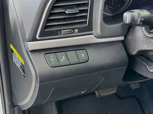 Used 2018 Hyundai Elantra SEL FWD image 13