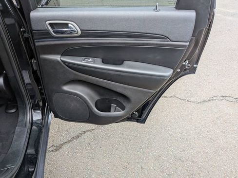 Used 2020 Jeep Grand Cherokee Limited image 24