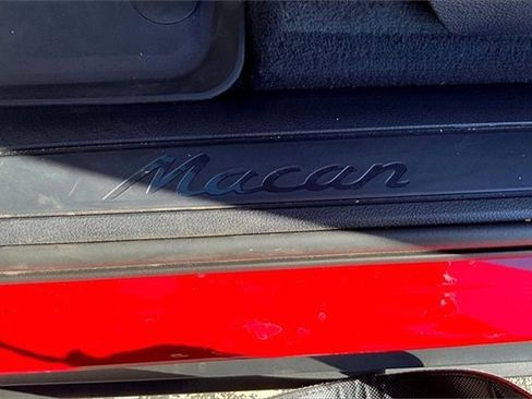 Used 2025 Porsche Macan image 49