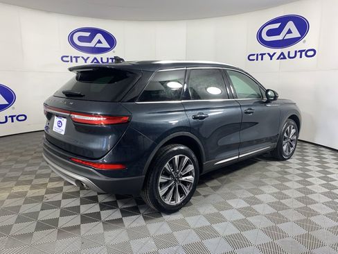 Used 2022 Lincoln Corsair Reserve image 3