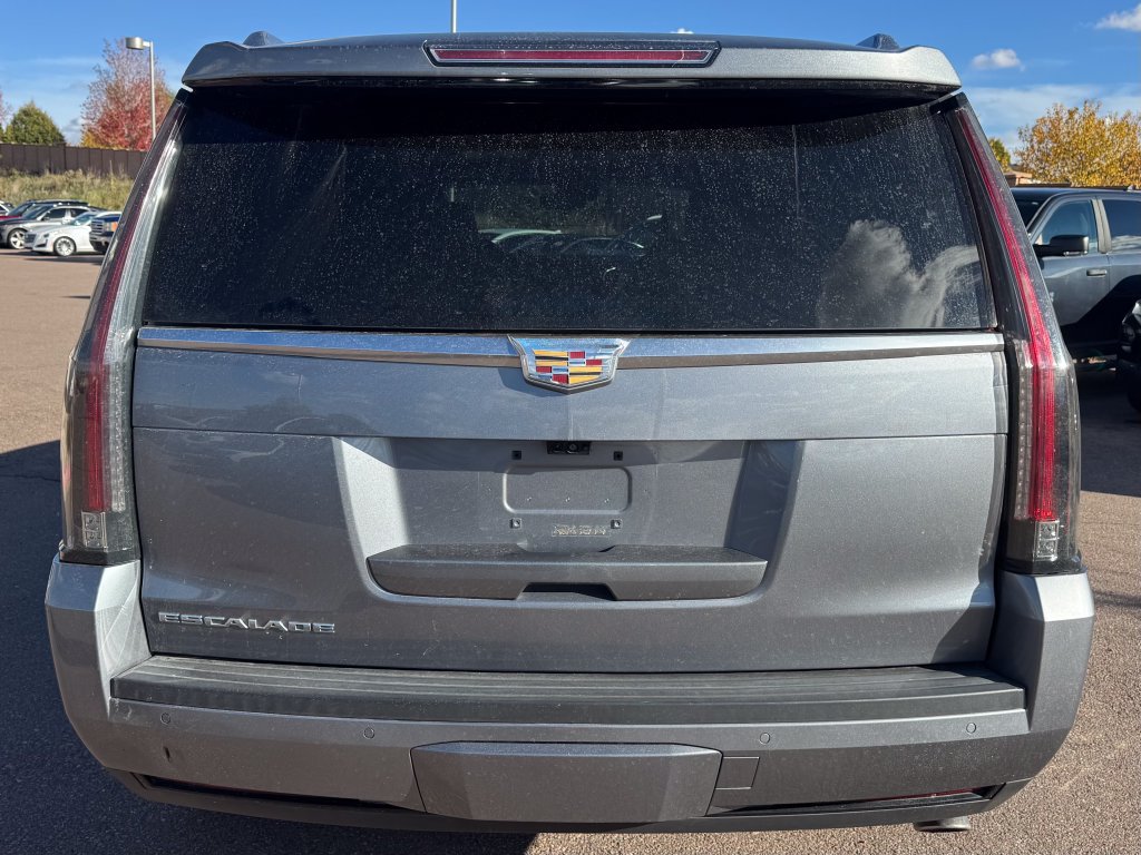 Used 2018 Cadillac Escalade Premium Luxury w/ LPO, Radiant Package AWD/4WD image 6