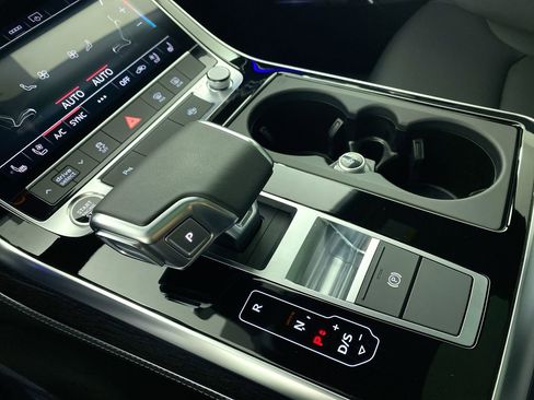 Used 2025 Audi Q8 Premium Plus w/ Premium Plus Package image 16