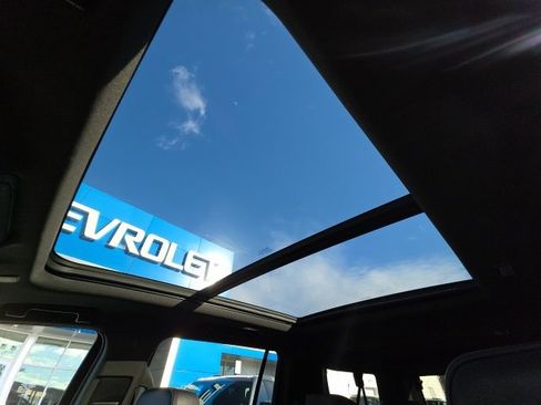 Used 2023 Chevrolet Suburban RST w/ Luxury Package image 23