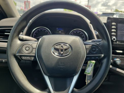 Used 2022 Toyota Camry LE image 23