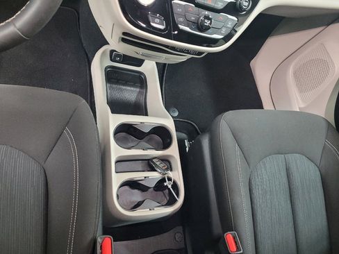Used 2024 Chrysler Voyager LX FWD image 26