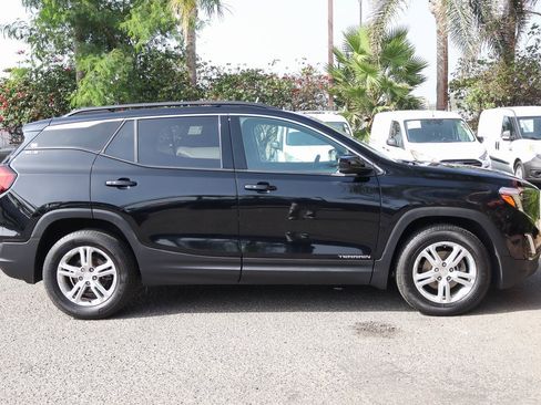 Used 2020 GMC Terrain SLE w/ Driver Convenience Package image 10