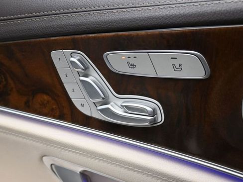 Used 2017 Mercedes-Benz E 300 4MATIC image 35