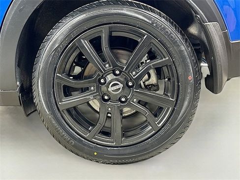 Used 2023 Nissan Kicks SR w/ Exterior Package image 28