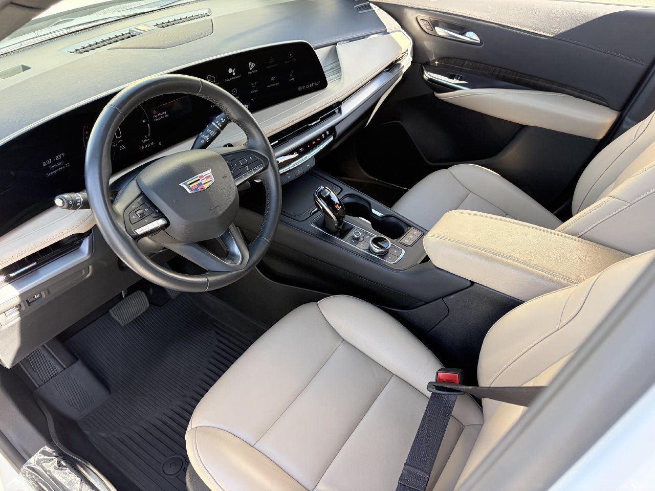 Certified 2025 Cadillac XT4 Premium Luxury FWD image 19