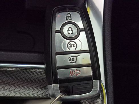 Used 2021 Ford Edge Titanium w/ Equipment Group 301A image 28