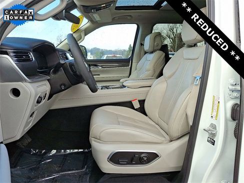 Used 2022 Jeep Wagoneer Series III w/ Premium Group I image 17