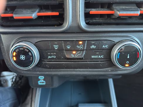 Used 2023 Ford Maverick XLT image 17