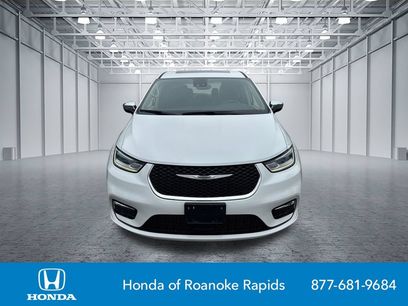 Used 2023 Chrysler Pacifica Limited