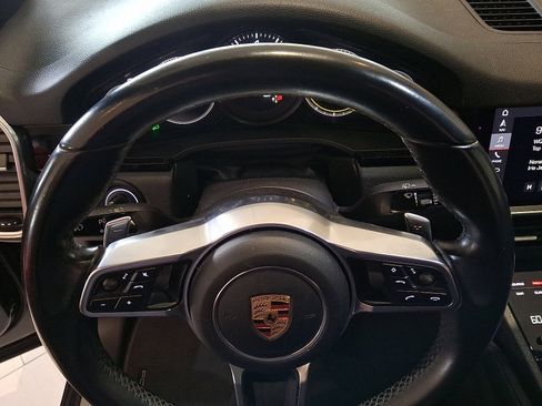 Used 2019 Porsche Cayenne image 18