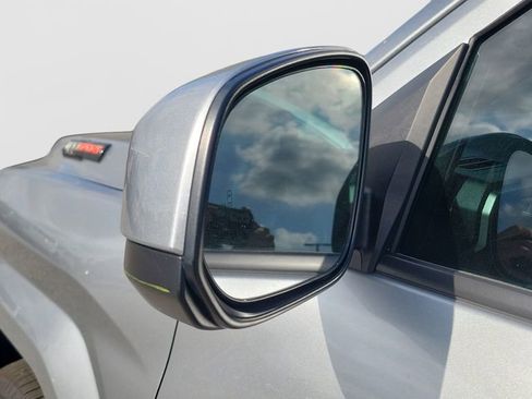 Certified 2025 Toyota Tacoma SR5 AWD/4WD image 4