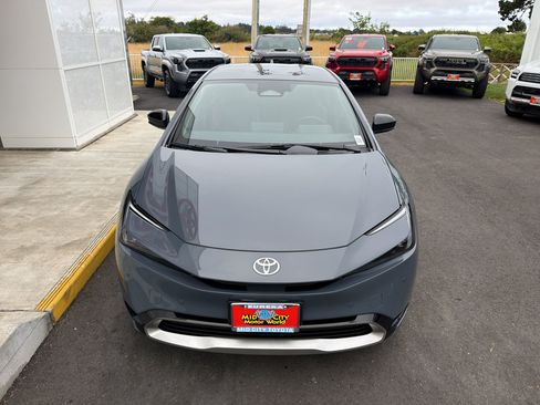 New 2026 Toyota Prius Plug-In Hybrid FWD image 3