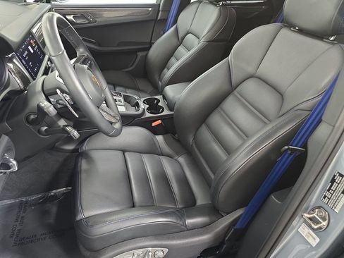 Certified 2025 Porsche Macan GTS AWD/4WD image 5