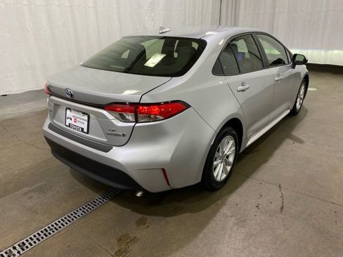 Certified 2023 Toyota Corolla LE w/ LE Convenience Package image 4