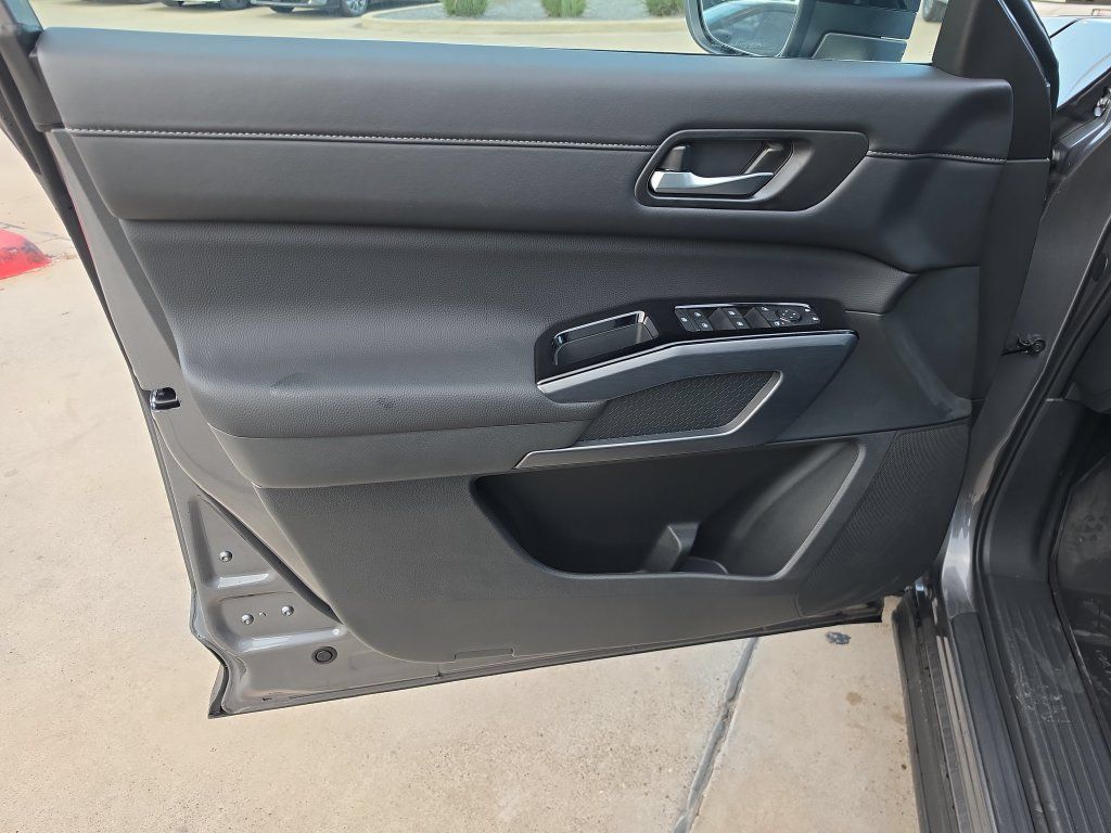 New 2026 Nissan Pathfinder SL FWD image 23