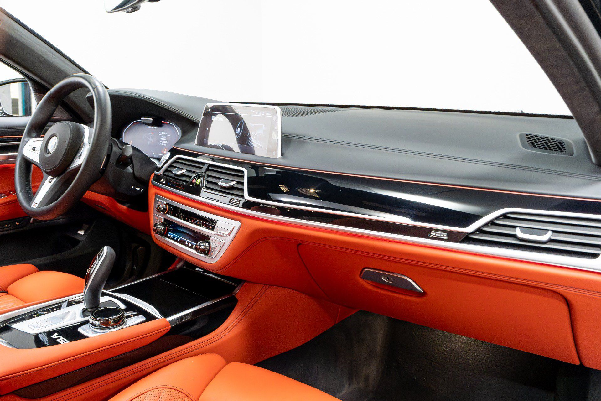 Used 2022 BMW M760i xDrive AWD/4WD image 27