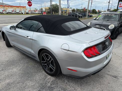 Used 2018 Ford Mustang Premium RWD image 9