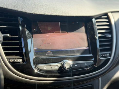 Used 2020 Chevrolet Trax LT w/ LT Convenience Package image 15