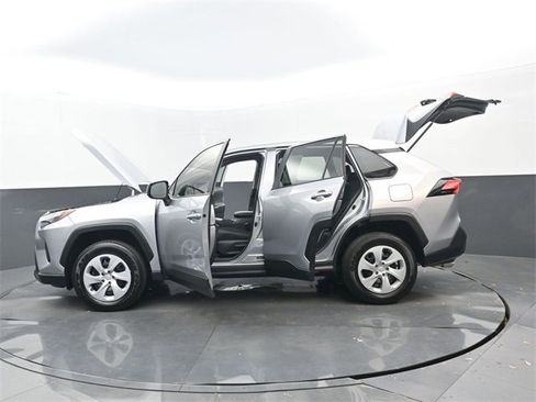 Used 2023 Toyota RAV4 LE image 32
