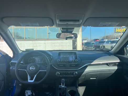 Used 2025 Nissan Altima 2.5 SV image 28