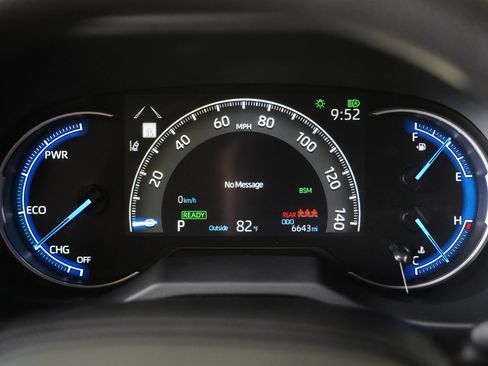 Used 2025 Toyota RAV4 XLE AWD/4WD image 18
