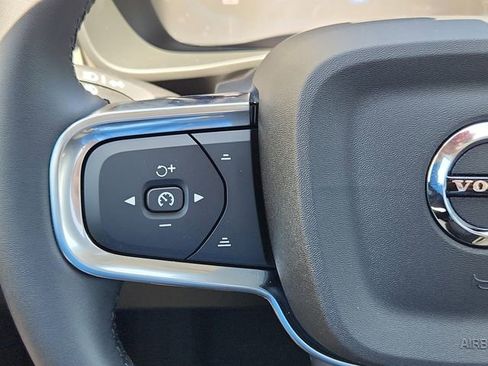 New 2025 Volvo XC40 B5 Ultra w/ Climate Package image 17