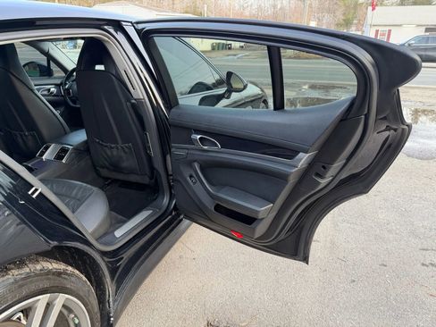 Used 2011 Porsche Panamera image 24