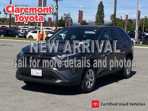Used 2025 Toyota RAV4 LE image 1
