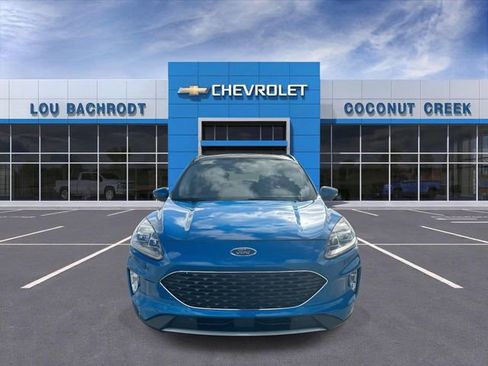 Used 2020 Ford Escape Titanium image 3